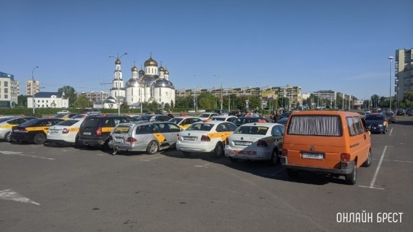 Штраф больше дохода. Налоговая рассказала, как суд наказал таксиста-нелегала