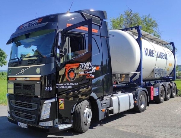 Наташа рулит. Откровения дальнобойщицы из Беларуси о буднях &laquo;неженской&raquo; профессии