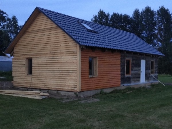 «Когда разбирали сруб, нашли записку из 1951 года». Белорусы показали, какие дома они построили в кризис «Когда разбирали сруб, нашли записку из 1951 года». Белорусы показали, какие дома они построили в кризис