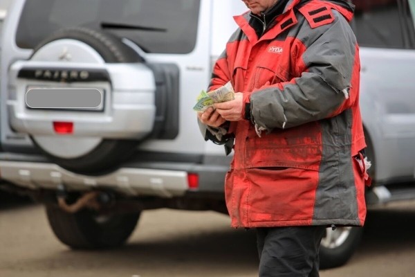 В Беларуси опять появились челноки? Какие автотовары везут из Польши, и сколько на этом можно заработать