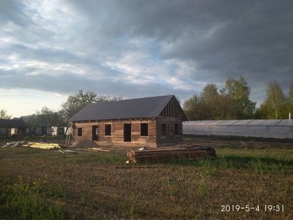 «Когда разбирали сруб, нашли записку из 1951 года». Белорусы показали, какие дома они построили в кризис «Когда разбирали сруб, нашли записку из 1951 года». Белорусы показали, какие дома они построили в кризис