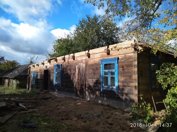 «Когда разбирали сруб, нашли записку из 1951 года». Белорусы показали, какие дома они построили в кризис «Когда разбирали сруб, нашли записку из 1951 года». Белорусы показали, какие дома они построили в кризис