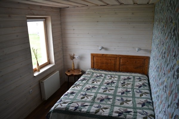 «Когда разбирали сруб, нашли записку из 1951 года». Белорусы показали, какие дома они построили в кризис «Когда разбирали сруб, нашли записку из 1951 года». Белорусы показали, какие дома они построили в кризис