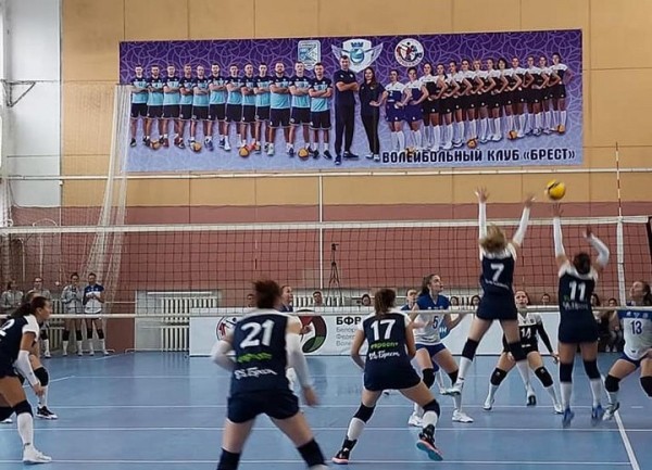 Брестская волейбольная команда продолжает лидировать в женском чемпионате Беларуси