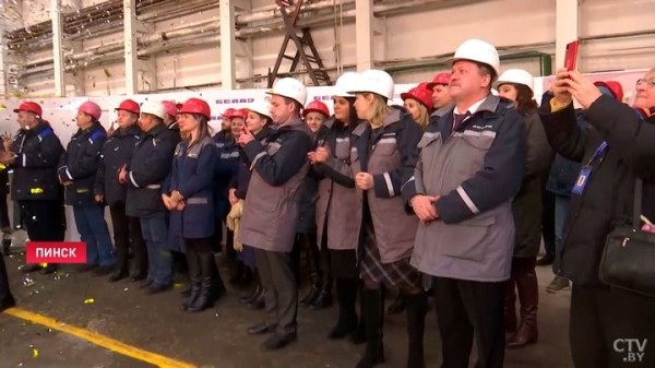 Инновационный комбайн для ремонта вагонов презентовали в Пинске Инновационный комбайн для ремонта вагонов презентовали в Пинске