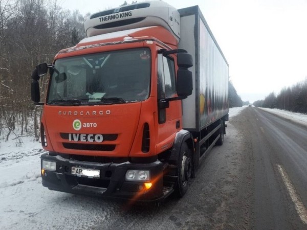 В Ляховичском районе при разъезде столкнулись два грузовых автомобиля: водитель одного из них скрылся с места ДТП