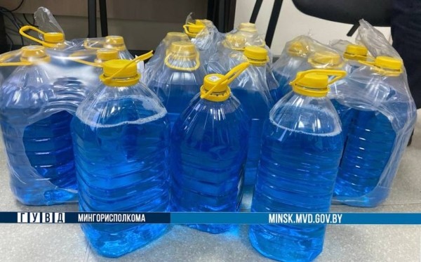 Почему цена омывайки с обочины ниже рыночной? Почему цена омывайки с обочины ниже рыночной?