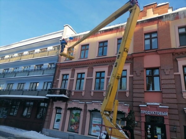 Коммунальные службы в Бресте продолжают трудиться в усиленном режиме после обильного снегопада