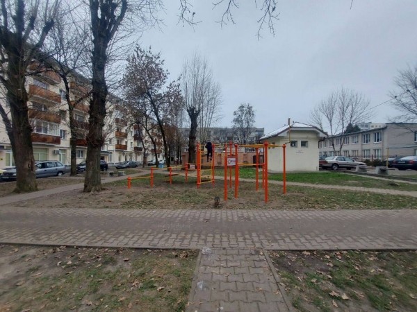 Новая воркаут-площадка появилась в жилом дворе на проспекте Машерова в Бресте