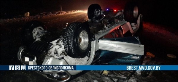 Водитель из Малоритского района перевернулся на Mitsubishi Водитель из Малоритского района перевернулся на Mitsubishi