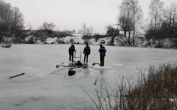 В Барановичском районе на водоеме нашли примерзшие сапоги. Рыбака отыскать не смогли В Барановичском районе на водоеме нашли примерзшие сапоги. Рыбака отыскать не смогли