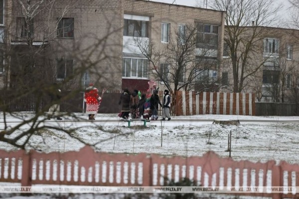 Открывай ворота, Коляда в гости пришла. Как на пинском Полесье живет народный рождественский обряд Открывай ворота, Коляда в гости пришла. Как на пинском Полесье живет народный рождественский обряд