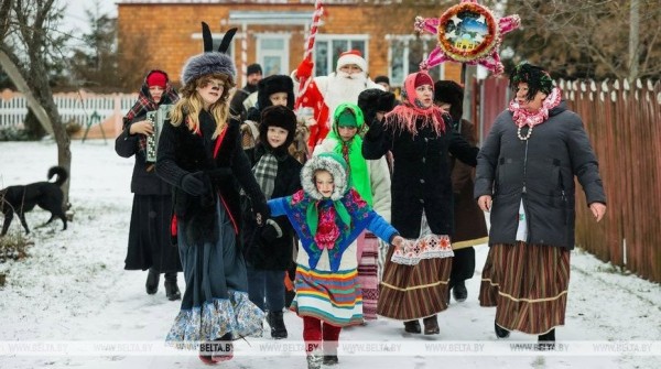 Открывай ворота, Коляда в гости пришла. Как на пинском Полесье живет народный рождественский обряд Открывай ворота, Коляда в гости пришла. Как на пинском Полесье живет народный рождественский обряд