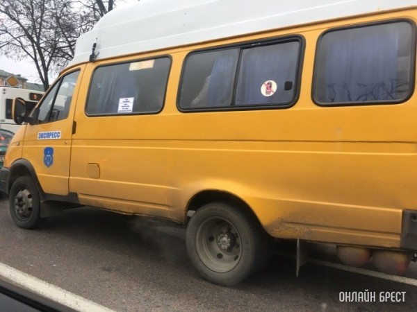 Маршрутчик «подрезал» водителя и показал оскорбительный жест. Тот решил свести счеты, но налоговая не оценила его метод Маршрутчик «подрезал» водителя и показал оскорбительный жест. Тот решил свести счеты, но налоговая не оценила его метод
