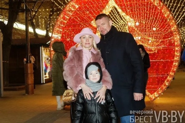 Как вам новогодняя иллюминация Бреста? Спросили у горожан и гостей нашего города