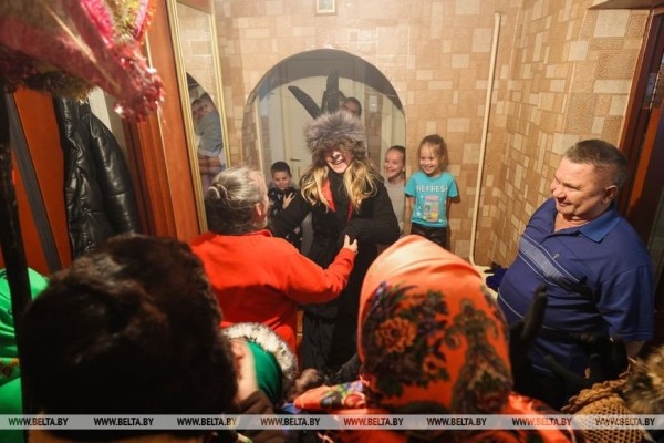 Открывай ворота, Коляда в гости пришла. Как на пинском Полесье живет народный рождественский обряд Открывай ворота, Коляда в гости пришла. Как на пинском Полесье живет народный рождественский обряд