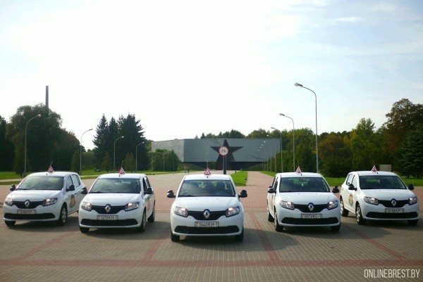 &laquo;Автомат&raquo; и водители-международники: в автошколах изменили учебные программы