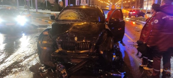 Столкновение авто в новогоднюю ночь в Гомеле: пассажирку деблокировали сотрудники МЧС Столкновение авто в новогоднюю ночь в Гомеле: пассажирку деблокировали сотрудники МЧС