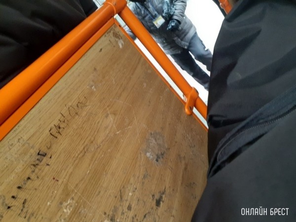 Безбилетница избила контролера общественного транспорта. Возбуждено уголовное дело Безбилетница избила контролера общественного транспорта. Возбуждено уголовное дело