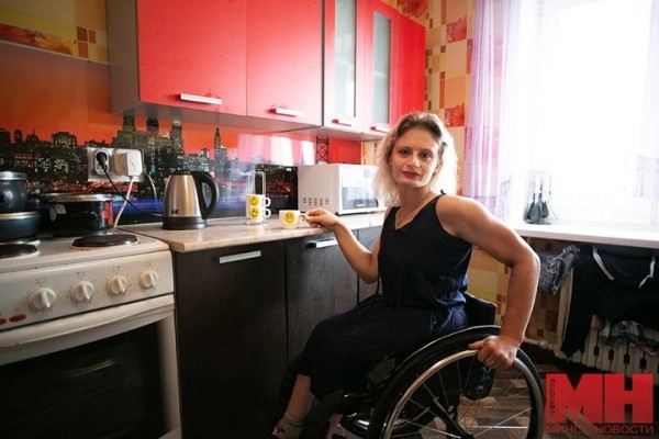 На первом же занятии смогла выжать 55 кг. Как девушка-колясочница стала мастером спорта по пауэрлифтингу