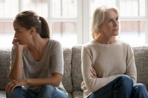 Мама лучше знает! 5 фраз-манипуляций, которые используют родители Мама лучше знает! 5 фраз-манипуляций, которые используют родители