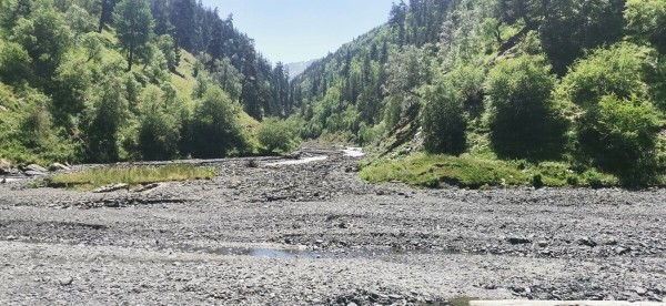&laquo;Вдоль дороги &mdash; венки и памятники&raquo;. Белорус в одиночку отправился в горы Грузии, где даже страховка не действует