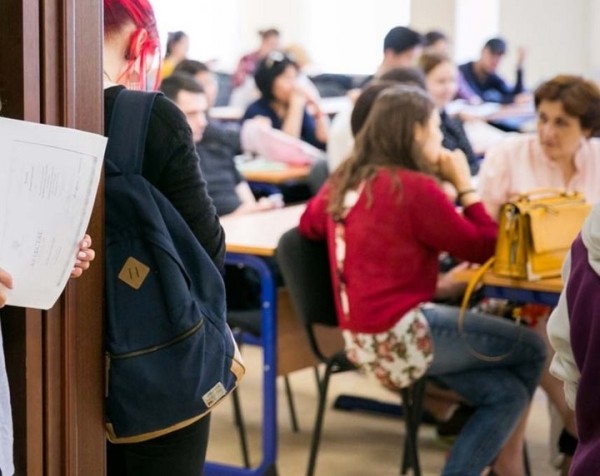 Более 750 тыс. рублей взыскала прокуратура Брестской области с не отработавших по распределению выпускников