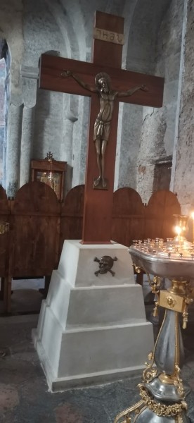 &laquo;Вдоль дороги &mdash; венки и памятники&raquo;. Белорус в одиночку отправился в горы Грузии, где даже страховка не действует