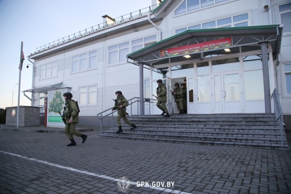 Журналисты иностранных СМИ побывали на границе с Украиной