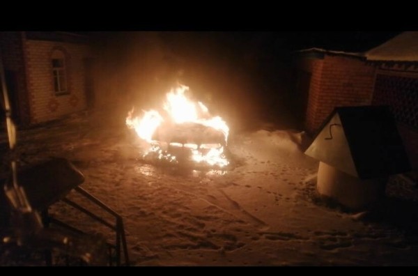 «Едва успел поставить на учёт, как BMW сгорел». Белорус убеждён, что ему продали неисправное авто, и требует у продавца деньги