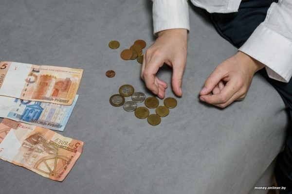 «Оценка может стоить 3 рубля». С какого возраста и сколько денег давать ребенку — опыт родителей и советы психолога