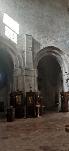 &laquo;Вдоль дороги &mdash; венки и памятники&raquo;. Белорус в одиночку отправился в горы Грузии, где даже страховка не действует