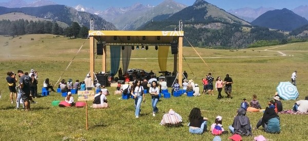 &laquo;Вдоль дороги &mdash; венки и памятники&raquo;. Белорус в одиночку отправился в горы Грузии, где даже страховка не действует