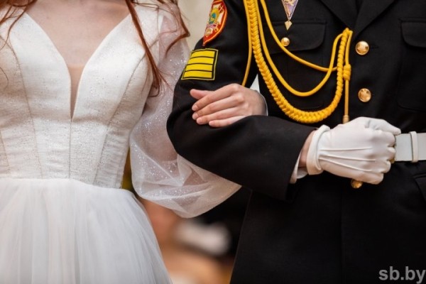 В Бресте впервые пройдет офицерский бал