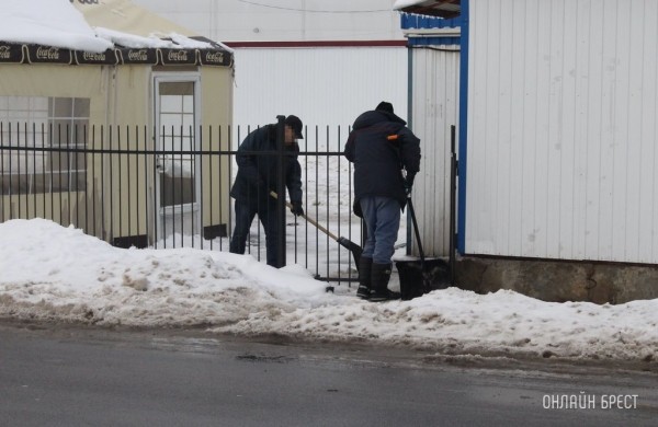 Почему службы ЖКХ не справляются с уборкой снега, рассказал министр