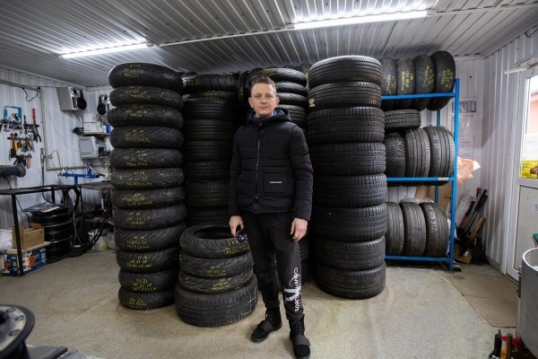 «Немцы отбирают для меня шины». Белорус наладил бизнес по продаже б/у Continental, Pirelli, Bridgestone. Есть спрос? «Немцы отбирают для меня шины». Белорус наладил бизнес по продаже б/у Continental, Pirelli, Bridgestone. Есть спрос?