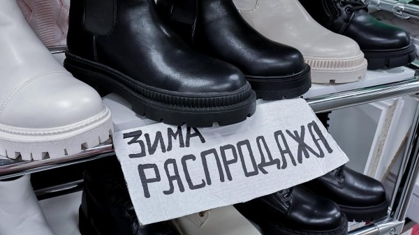 Где обувь дешевле &ndash; на рынке или в магазине? Сходили и сравнили цены