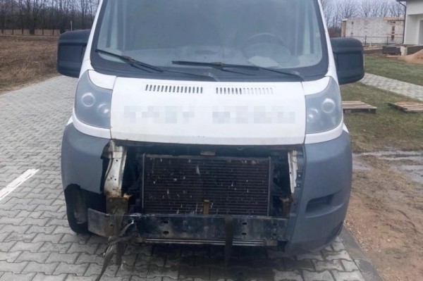 «Вместо возврата денег меня просто послали». История неудачной покупки микроавтобуса