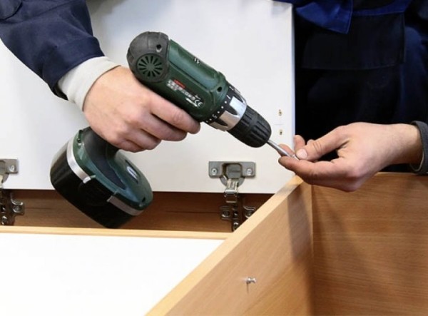 В Беларуси кухонщик взял деньги за работу и «кинул» заказчика. Но нарвался не на того