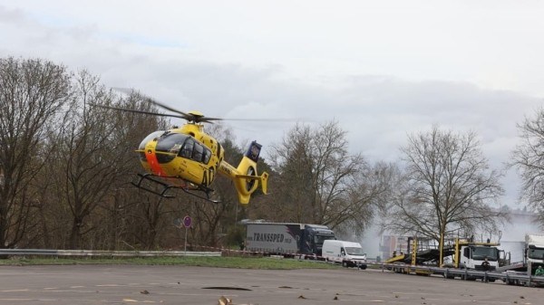 В Германии загорелся и взорвался грузовик с водителем из Беларуси. Его экстренно увезли на вертолете