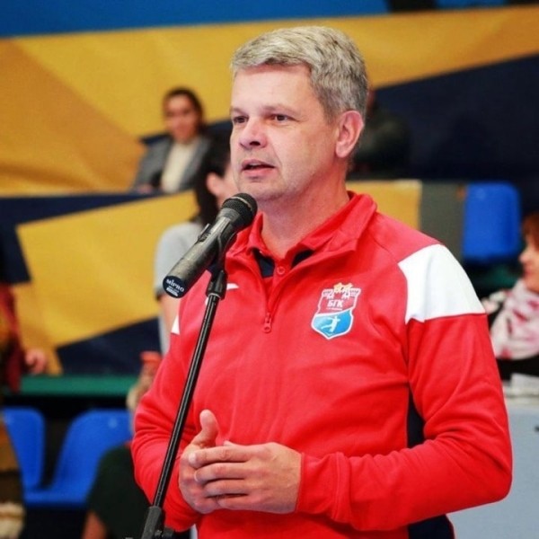 Николай Хорошун назначен директором «Мешков Брест», он избавился от приставки «и.о.» Николай Хорошун назначен директором «Мешков Брест», он избавился от приставки «и.о.»