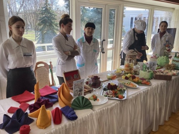 Стало известно, что за «движ» сейчас на улице у горисполкома в Бресте