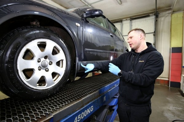 «Когда-то заплатил за машину 8 100 евро, а ей и сносу нет!». Белорус решился показать «живую» Audi A4 (B6) 1.9 TDI