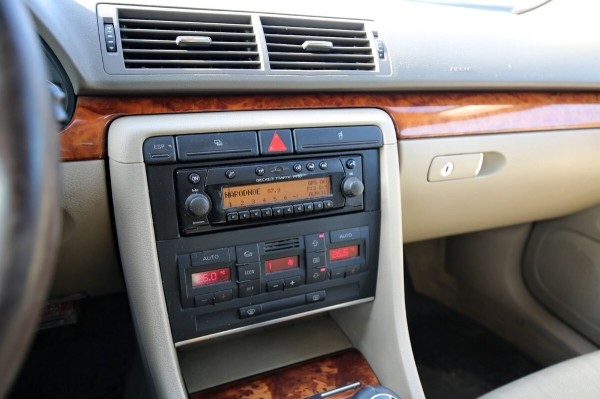 «Когда-то заплатил за машину 8 100 евро, а ей и сносу нет!». Белорус решился показать «живую» Audi A4 (B6) 1.9 TDI