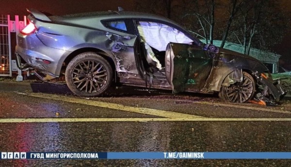 В Беларуси «бесправник» разбил Ford Mustang В Беларуси «бесправник» разбил Ford Mustang