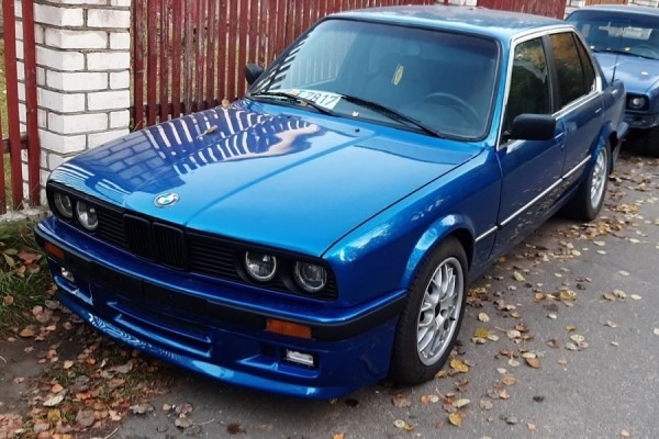 Умели же делать? Эти машины выпущены в 80-х и до сих пор чувствуют себя хорошо Умели же делать? Эти машины выпущены в 80-х и до сих пор чувствуют себя хорошо