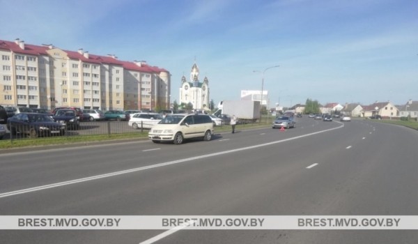 В Кобрине 10-летний ребенок попал под машину