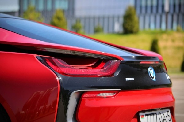 22-летний парень из Жодино купил BMW i8 за $100 тысяч — доволен?