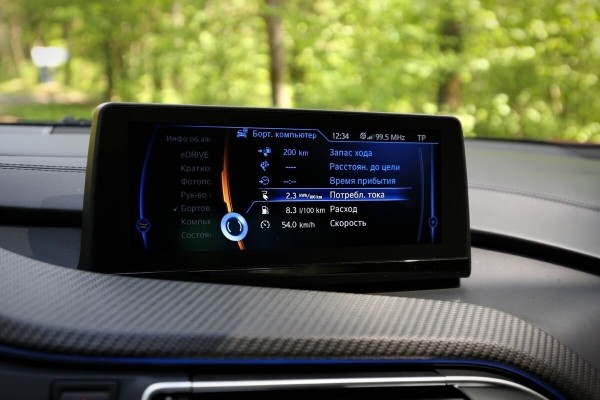 22-летний парень из Жодино купил BMW i8 за $100 тысяч — доволен?