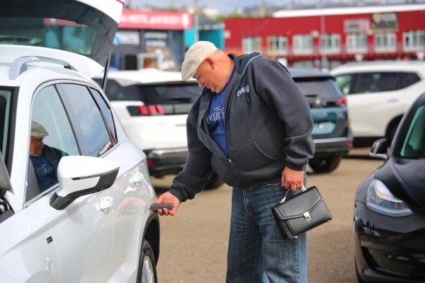 Размер зарплаты — имеет значение? Сколько нужно зарабатывать, чтобы растаможить по льготе Tesla за 50 тысяч евро Размер зарплаты — имеет значение? Сколько нужно зарабатывать, чтобы растаможить по льготе Tesla за 50 тысяч евро